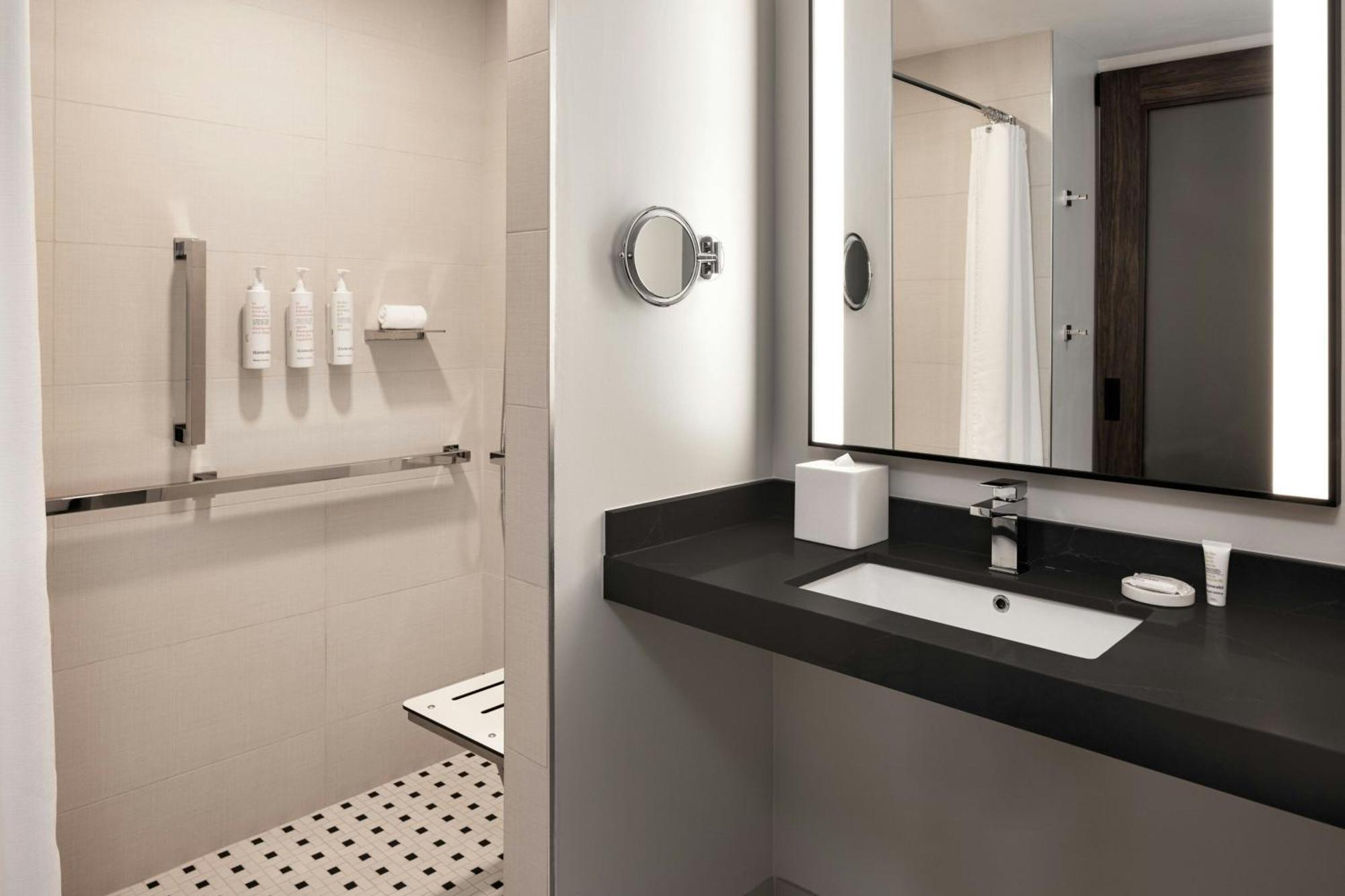 Oshkosh Marriott Waterfront Hotel & Convention Center المظهر الخارجي الصورة