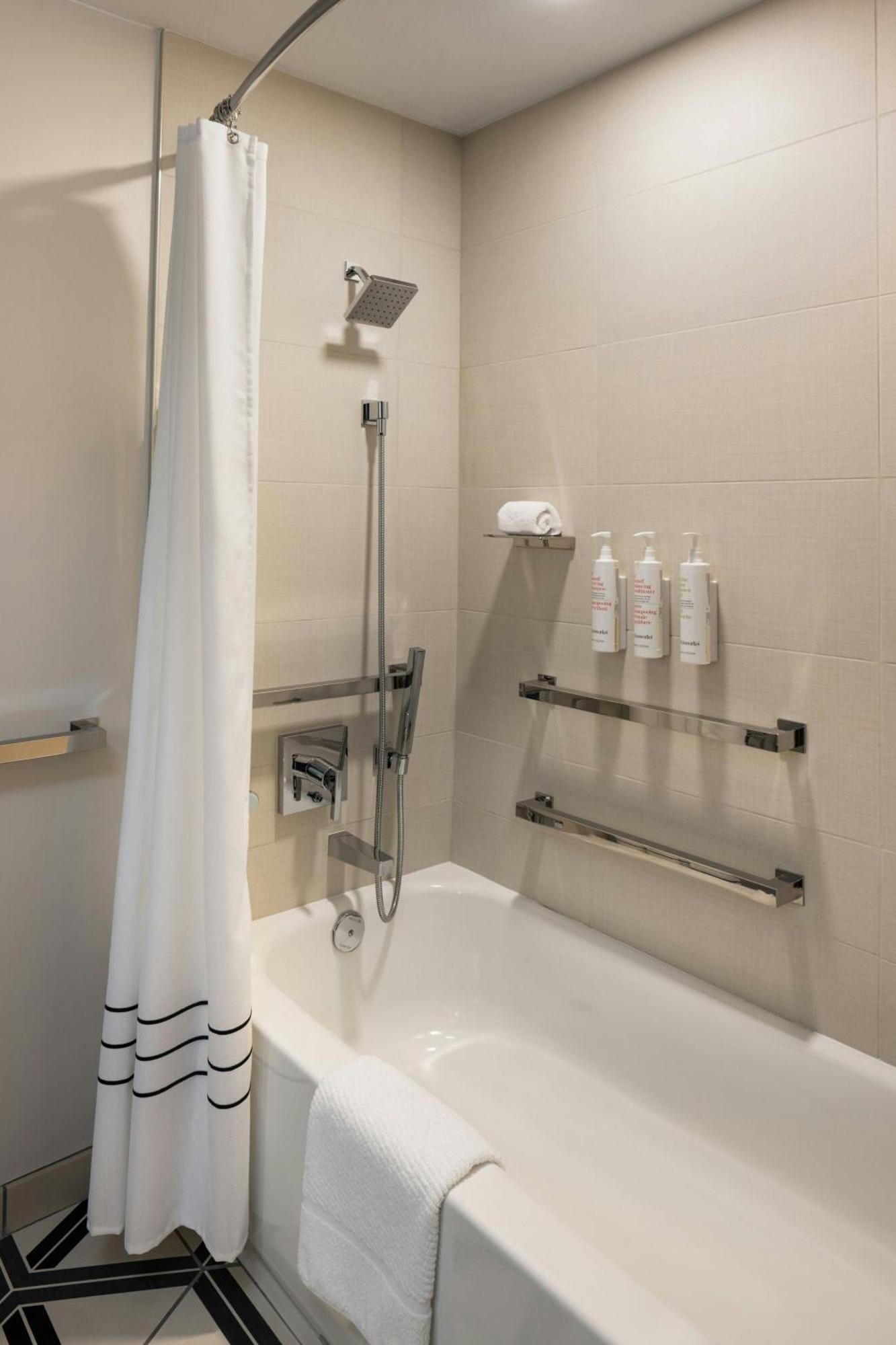 Oshkosh Marriott Waterfront Hotel & Convention Center المظهر الخارجي الصورة